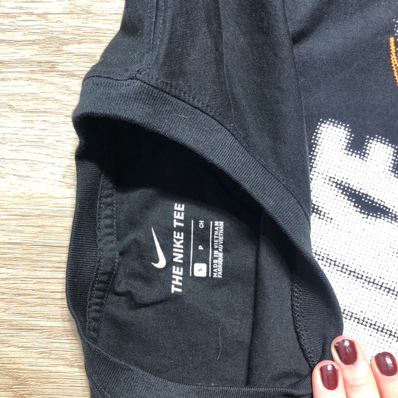 Nike T-shirt - Picture 2 of 2